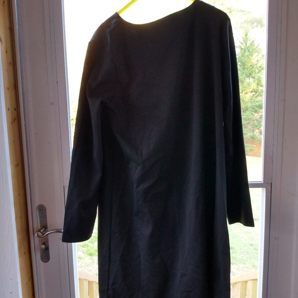 Dresses - Picture 6 of 6